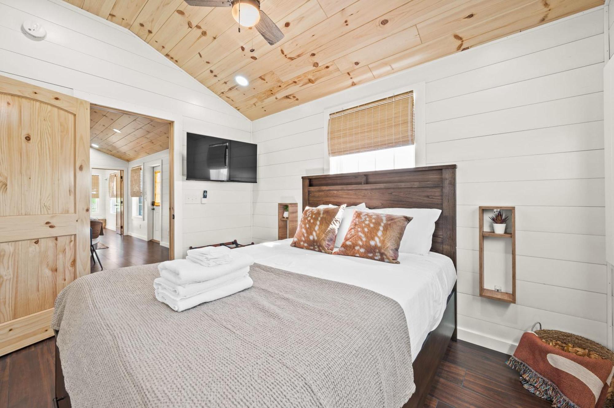 The Lodges At Eden Reserve - Cabins Near Ark Williamstown Buitenkant foto